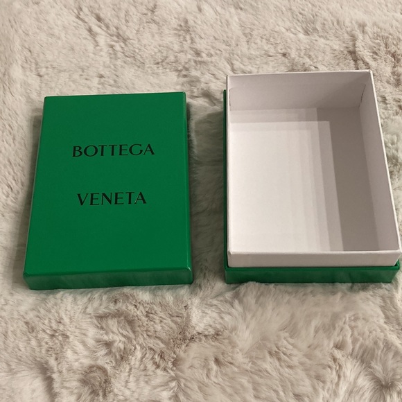 BOTTEGA VENETA | Authentic Small Empty Box - Picture 2 of 9